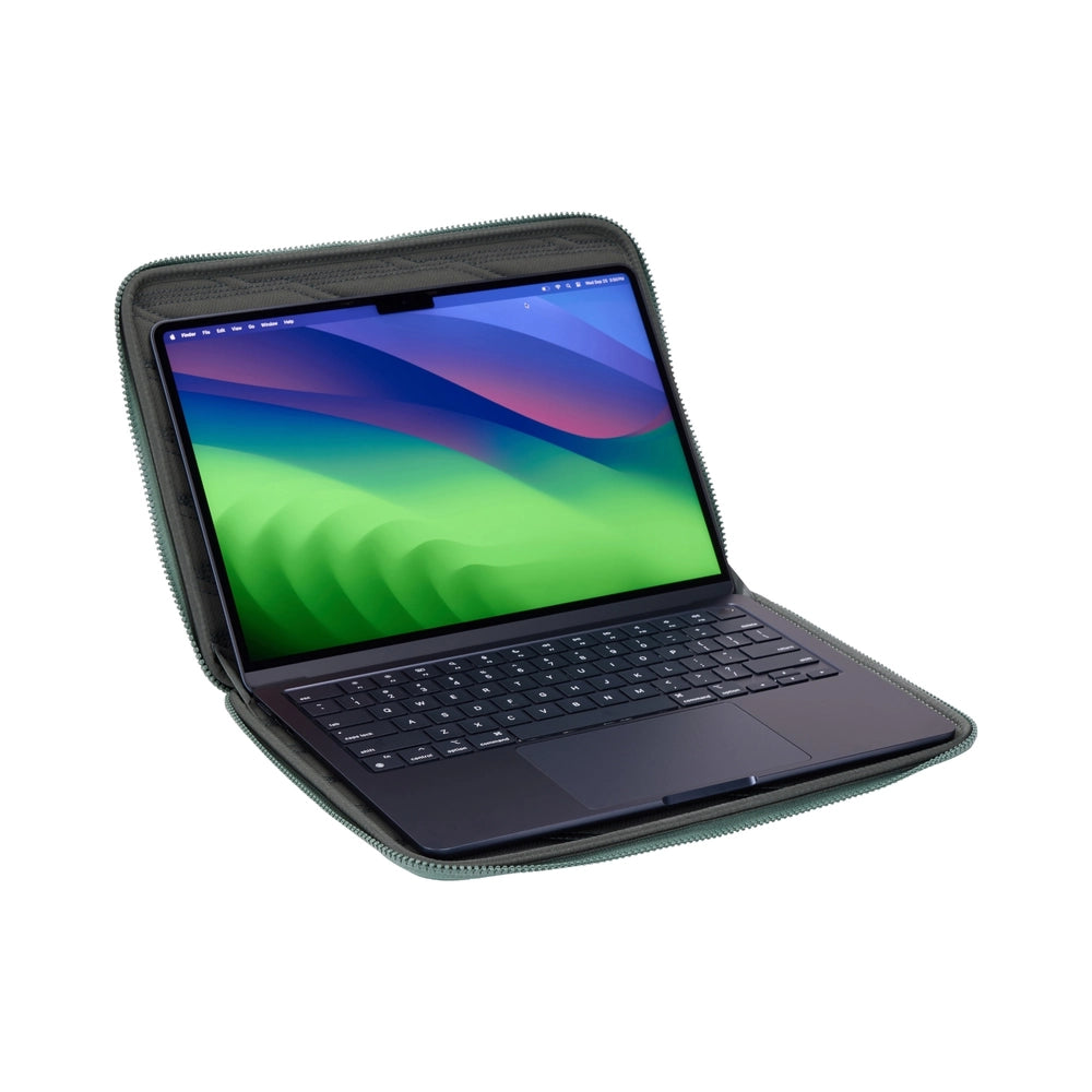 Funda_Thule_Gauntlet_5_para_MacBook_Pro_14_Verde_Brumoso_Posicion_2_iShop_Colombia