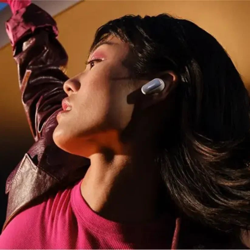 Auriculares_Bose_QuietComfort_Ultra_Earbuds_Blanco_Humo_Imagen_posicion_4_iShop_Colombia