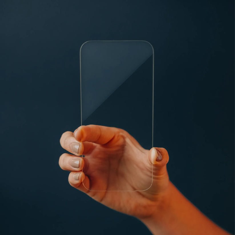Protector_Pantalla_NCO_GlassGuard_ion+_iPhone_18_Pro_Transparente_Imagen_posicion_7_iShop_Colombia