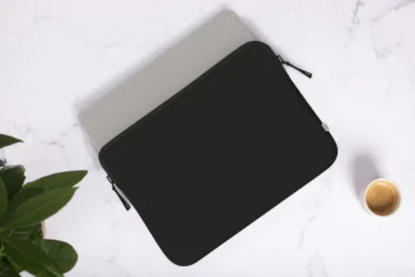 Funda_MW_Basics_para_MacBook_Neo_13_Negro_imagen_posicion_3_Shop_Colombia