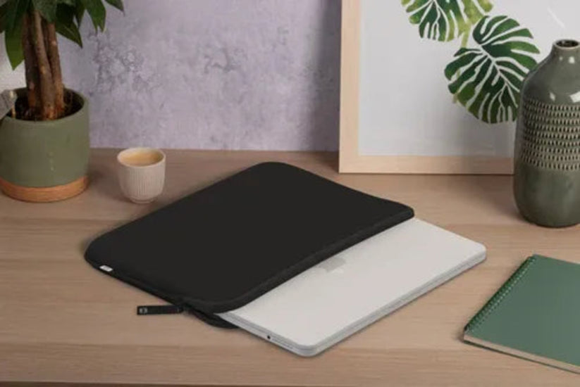 Funda_MW_Basics_para_MacBook_Neo_13_Negro_imagen_posicion_4_Shop_Colombia