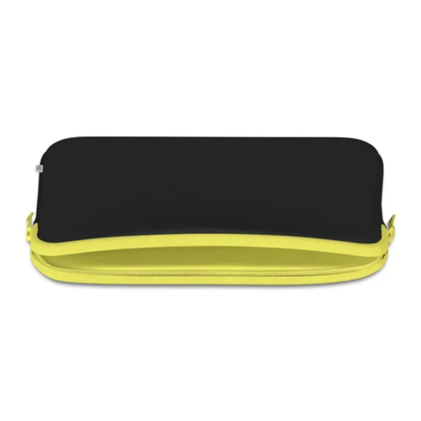 Funda_MW_Basics_MacBook_Neo_13_Amarillo_Imagen_posicion_6_iShop_Colombia