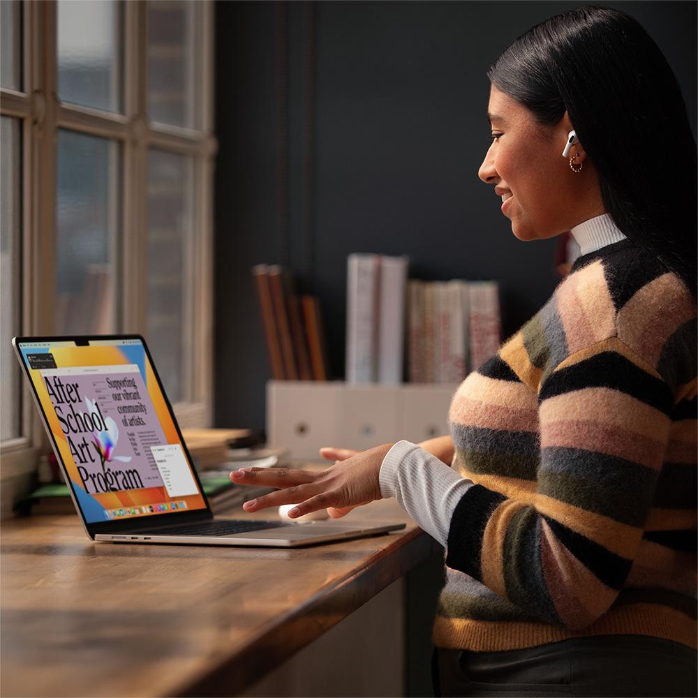 MacBook Air de 15 pulgadas: Chip M2 de Apple con CPU de ocho núcleos y GPU de diez núcleos, 256 GB SSD - Gris espacial